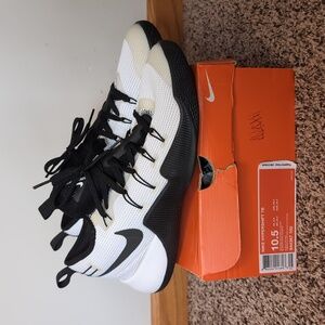 Nike Hypershift TB basketball shoe